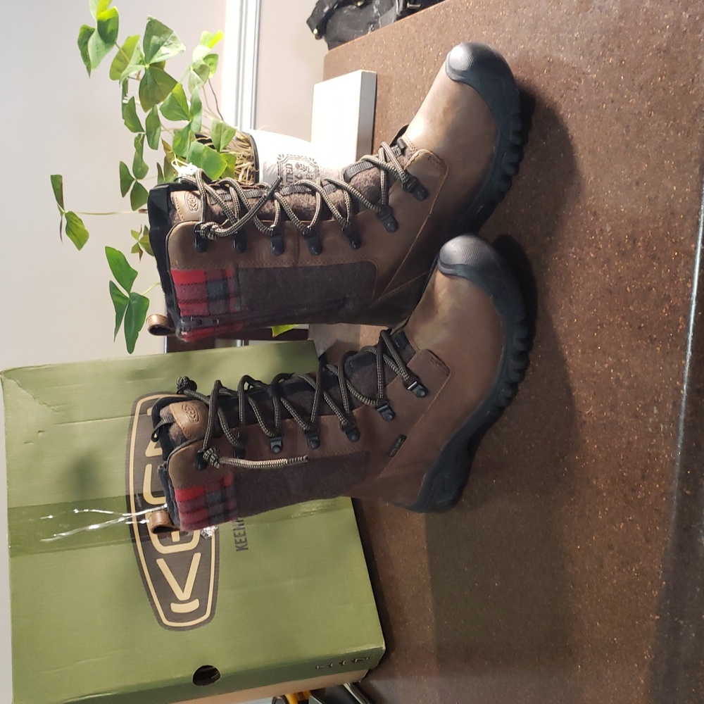 KEEN Woman's Boots KEEN Greta Plaid Tall Boot Waterproof. Size 6. - Picture 2 of 14